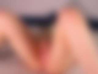 Live cam show with Aurora - Mature on Stripli.com