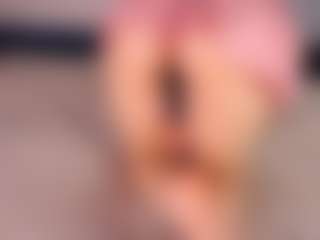 Live cam show with Aurora - Petite on CamSodaAdn