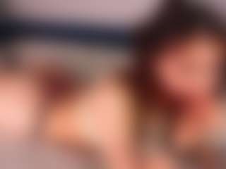 Live cam show with Aurora - Brown Hair on xDating