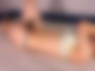 Live cam show with Aurora - Cock Rating on PervPlay.com
