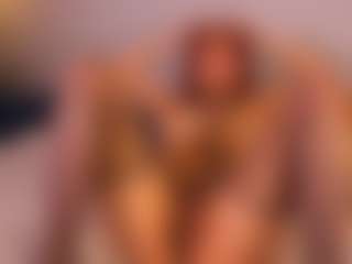 Live cam show with Aurora - Squirt on Camsoda