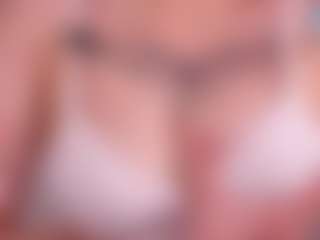 Live cam show with Aurora - Red Hair Squirt on CamSextacy