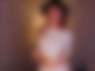 Live cam show with Aurora - Control on Hubzter Live