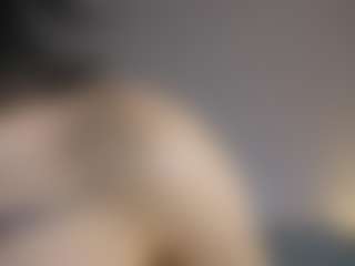 Live cam show with Aurora - Brown Eyes on StripNow