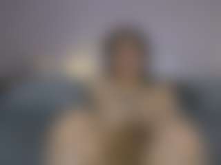 Live cam show with Aurora - Trimmed Asian on Dolls Live