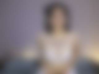 Live cam show with Aurora - Petite on CamSodaAdn