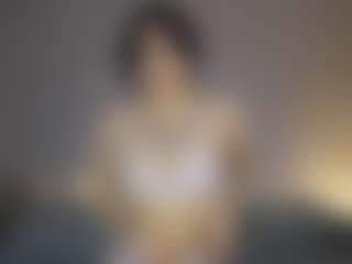 Live cam show with Aurora - Shaved Pussy on livesuperchat.net