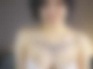 Live cam show with Aurora - Red Hair Shaved Pussy on livesuperchat.net