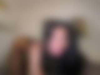 Live cam show with Hope french - Shaved Pussy Curvy on Camsoda