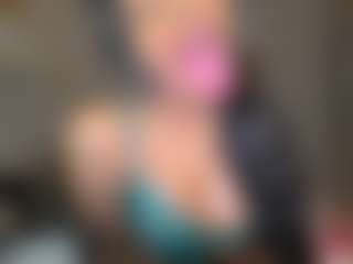 Live cam show with BLACK KITTY - Blue Eyes on slutload