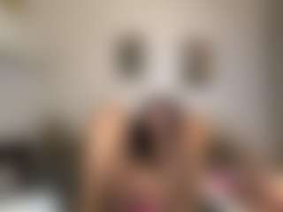 Live cam show with Hopefrench - Athletic Shaved Pussy on PervPlay.com