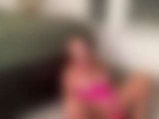 Live cam show with Redd_Obsession - Wet on Dolls Live