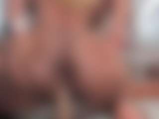Live cam show with Vayoleennn - Blonde Hair on luckytryst.com