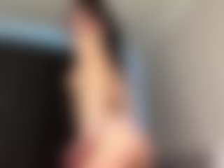 LaunaKaman's Live Sex Cam Show