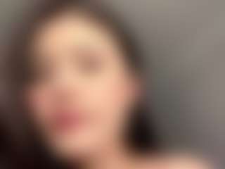 LaunaKaman's Live Sex Cam Show