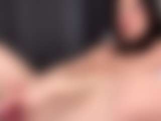 LaunaKaman's Live Sex Cam Show