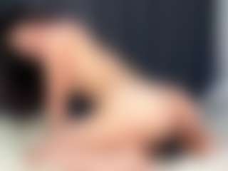 LaunaKaman's Live Sex Cam Show