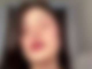 LaunaKaman's Live Sex Cam Show