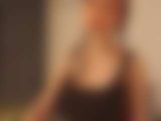 Live cam show with LonnaBader - Ice on Spunkpage