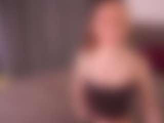 Live cam show with LonnaBader - Legs on xfollow cams