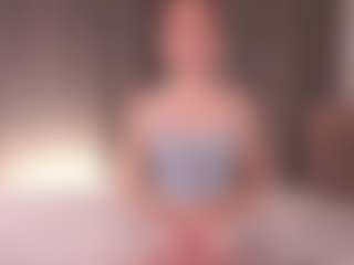 Live cam show with LonnaBader - Moaning on Uber Horny