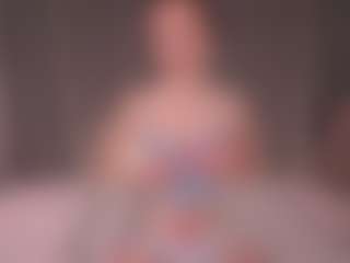 Live cam show with LonnaBader - Moaning on madthumbs