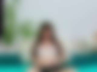 Live-Cam-Show mit MelissaIsa - Black Hair auf Camsoda