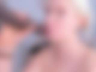 mia-wave's Live Sex Cam Show