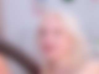 Live cam show with mia-wave - Facial on Camsoda