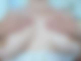 Live cam show with rousse-millers - Facial Piercings on Strip Flash - Live Sex Shows
