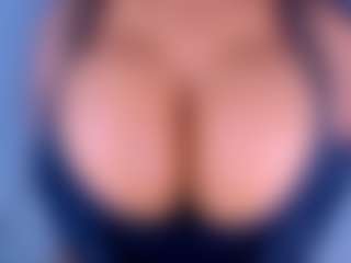 Live cam show with ruby-gracce - White on Uber Horny | colombia