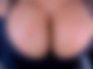 Live cam show with ruby-gracce - Chubby on Fit Hotties