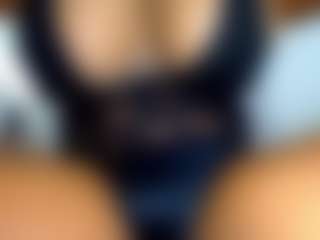 Live cam show with valentinabigcock - Smoking on Camsoda