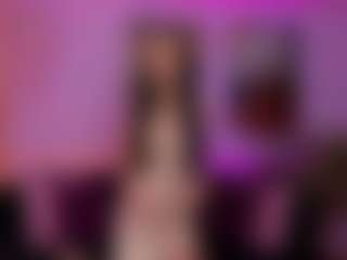 Live cam show with Cassy - Brown Eyes on Milf Play