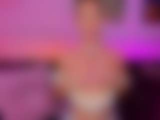 Live cam show with Cassy - Big Tits on Camsoda