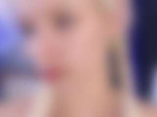Show in cam erotica live di Naomi-Demio