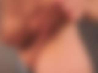Live-Cam-Show mit Milli-Mini - Butt Plug auf Camsoda