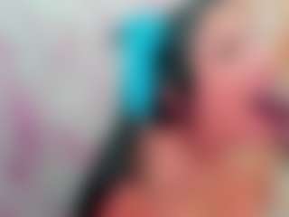 sweetyblowjob19's Live Sex Cam Show