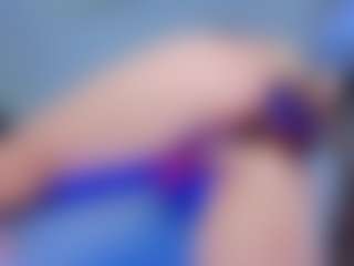 Live cam show with BarbaraSlim - Petite Teen (18+) on TeamSkeetLive