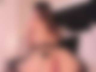Live cam show with crystalrosee1 - Lush on chickslive.net