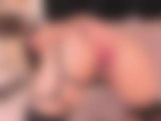 Live cam show with crystalrosee1 - College on Camsoda