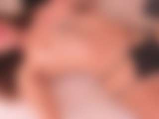 Live cam show with crystalrosee1 - Skinny on sexylive.show