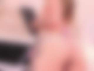Live cam show with crystalrosee1 - Athletic on Camiplay Live