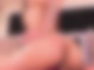Live cam show with crystalrosee1 - Handjob on Gym Cam Girls