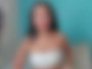 Emily22Swan's Live Sex Cam Show