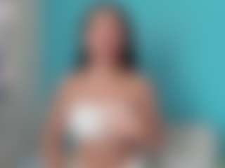 Emily22Swan's Live Sex Cam Show