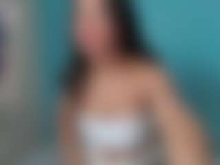 Emily22Swan's Live Sex Cam Show