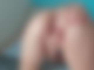 Emily22Swan's Live Sex Cam Show