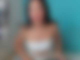 Emily22Swan's Live Sex Cam Show