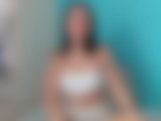 Emily22Swan's Live Sex Cam Show